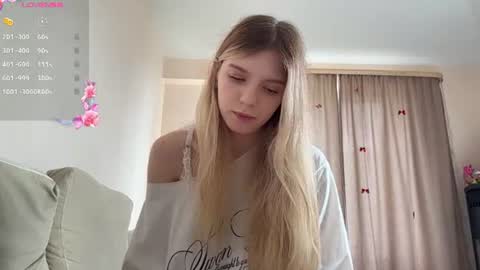 Snapshot of chloe_show chatting on July 2026 11:50:01 AM hloe online show from July 2026 11:50:01 AM