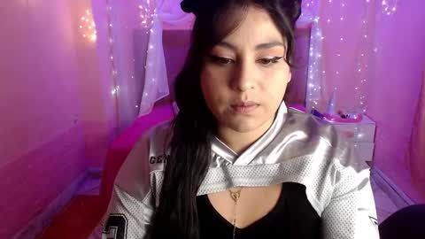 chloe_smith5 online show from September 2025 01:57:02 PM