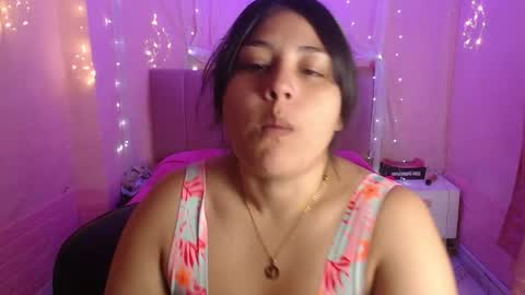 chloe_smith5 online show from October 2025 01:31:01 PM