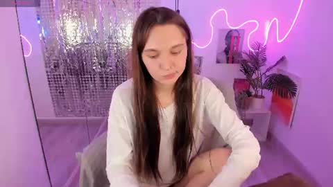 Snapshot of chloe_sunny chatting on July 2026 06:20:02 AM Chloe online show from July 2026 06:20:02 AM