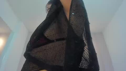chloe_thomsoon online show from April 2026 11:42:02 AM