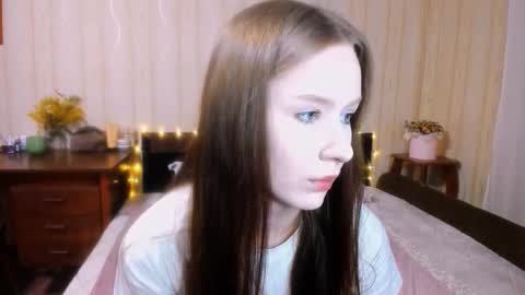 Snapshot of chloe_wifey chatting on March 2026 12:17:01 AM chloe wifey online show from March 2026 12:17:01 AM