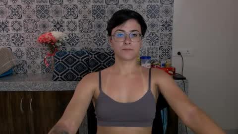 Eva and Sandra online show from February 2025 08:38:01 AM