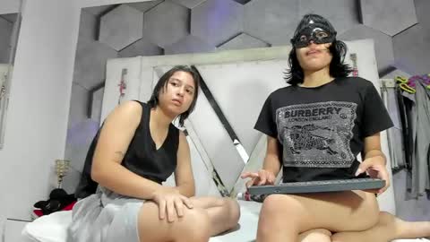 chloeandterra online show from May 2026 04:04:02 PM