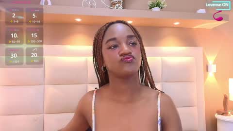 Snapshot of chloebrunnie chatting on June 2026 12:27:01 PM CHLOE online show from June 2026 12:27:01 PM