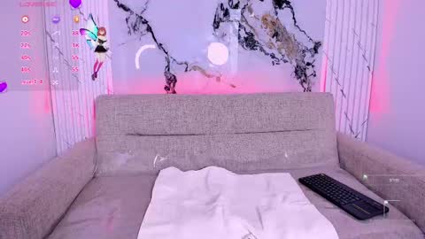 chloegils online show from October 2025 02:47:02 PM