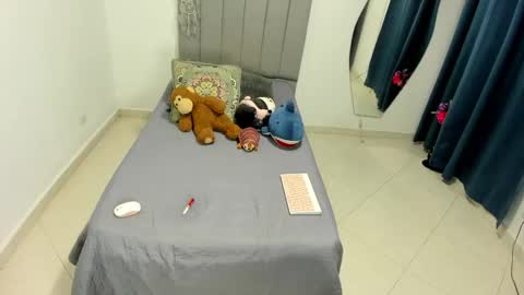 Laura  independent model online show from March 2026 01:00:01 AM