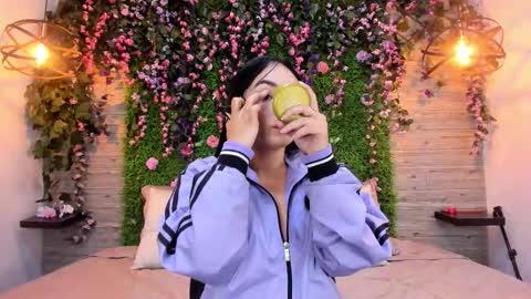 Chloe online show from December 2025 01:11:01 AM