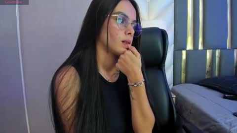 Snapshot of chloeharper_ chatting on April 2026 06:10:01 PM Chloe Harper online show from April 2026 06:10:01 PM