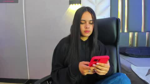 Snapshot of chloeharper_ chatting on April 2026 11:34:01 AM Chloe Harper online show from April 2026 11:34:01 AM