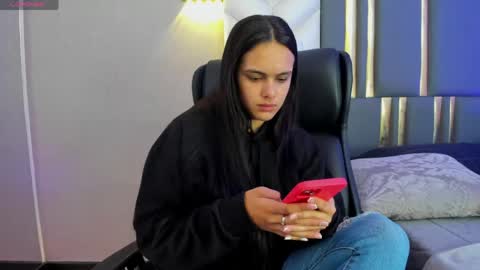 Snapshot of chloeharper_ chatting on April 2026 11:56:02 AM Chloe Harper online show from April 2026 11:56:02 AM