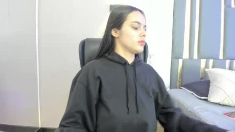 Snapshot of chloeharper_ chatting on May 2026 11:37:01 AM Chloe Harper online show from May 2026 11:37:01 AM