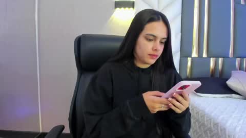 Snapshot of chloeharper_ chatting on June 2026 11:46:02 AM Chloe Harper online show from June 2026 11:46:02 AM