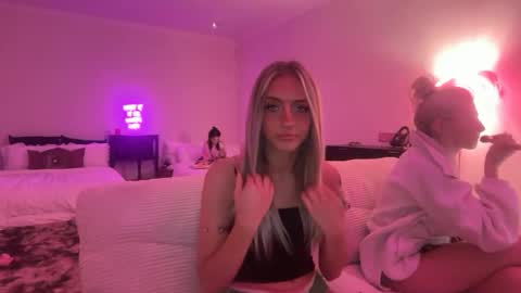 Snapshot of chloeros3e chatting on September 2025 05:28:01 PM chloeros3e online show from September 2025 05:28:01 PM