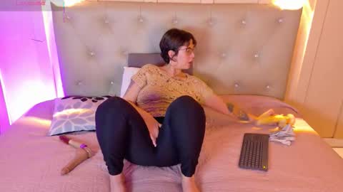 Chloe rosse online show from October 2025 01:41:02 AM