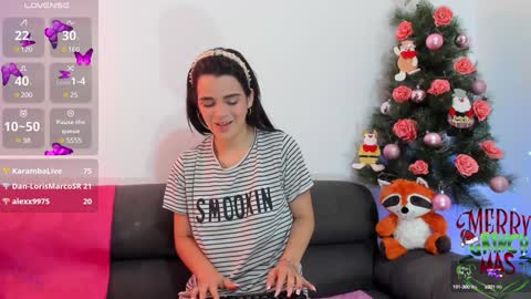 Snapshot of chloesmithx__ chatting on December 2024 06:40:01 AM Chloe online show from December 2024 06:40:01 AM