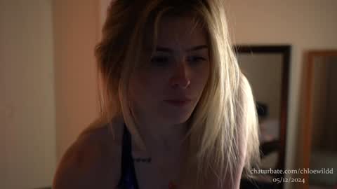 Chloe  online show from December 2024 10:01:02 PM