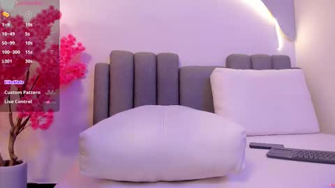 chlowe online show from February 2026 04:46:01 AM