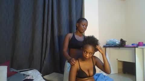 Snapshot of choco_velvet chatting on April 2026 08:52:02 AM Sly online show from April 2026 08:52:02 AM