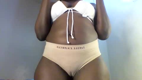 Snapshot of chocolate_enne_ chatting on November 2025 05:23:01 PM chocolate babes online show from November 2025 05:23:01 PM