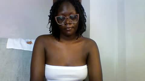 Snapshot of chocolate_enne_ chatting on November 2025 06:21:01 PM chocolate babes online show from November 2025 06:21:01 PM