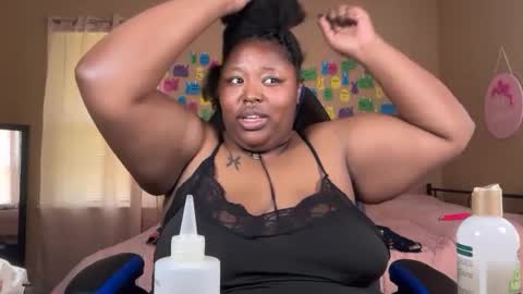 Snapshot of chocolatebunnyxx69 chatting on June 2026 04:32:01 PM Melina online show from June 2026 04:32:01 PM