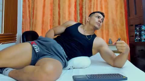 Chorey Thaylor online show from December 2025 01:42:01 PM