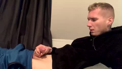 Snapshot of chosentwink chatting on April 2026 04:18:01 AM Johnny online show from April 2026 04:18:01 AM