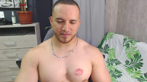 Snapshot of chris_huntter chatting on February 2025 09:58:02 PM chris_huntter online show from February 2025 09:58:02 PM