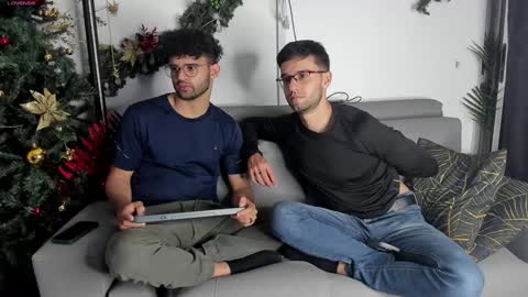 Im Chirs IM MODEL INDEPENDT online show from January 2025 04:00:02 AM