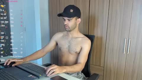 Im Chirs IM MODEL INDEPENDT online show from January 2025 03:39:02 PM