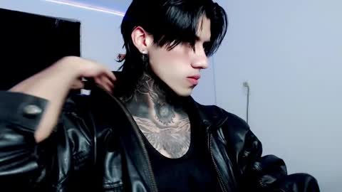 Snapshot of chriss_opp chatting on February 2025 07:51:01 PM CHRIS  INDEPENT MODEL online show from February 2025 07:51:01 PM