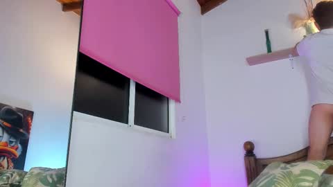 Hi dont forguet to follow me    online show from October 2025 07:44:01 AM