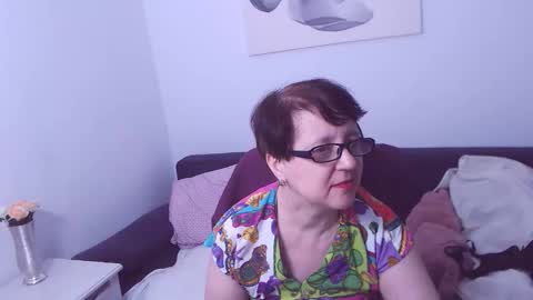 Christa online show from September 2025 02:38:02 AM