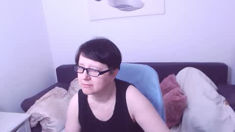 Christa online show from April 2026 11:42:01 AM