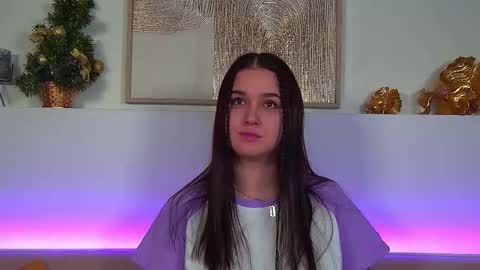 Christina online show from December 2025 06:58:01 PM