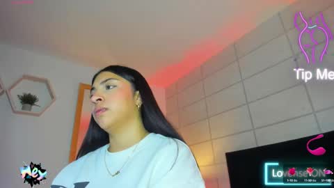 Christine  online show from October 2025 12:05:01 PM