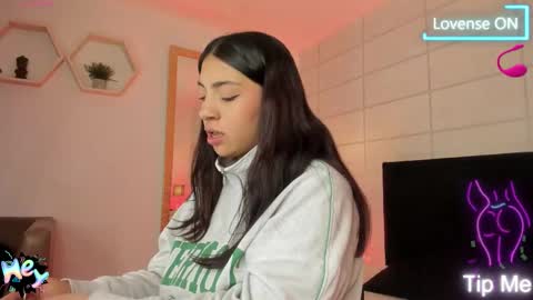 Christine  online show from October 2025 11:54:01 AM