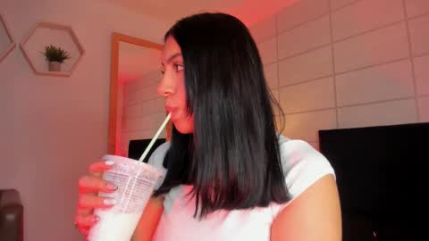 Christine  online show from November 2025 11:54:02 AM