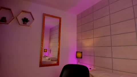 Christine  online show from April 2026 12:19:02 PM