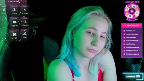 christyw3b online show from November 2025 04:27:02 PM