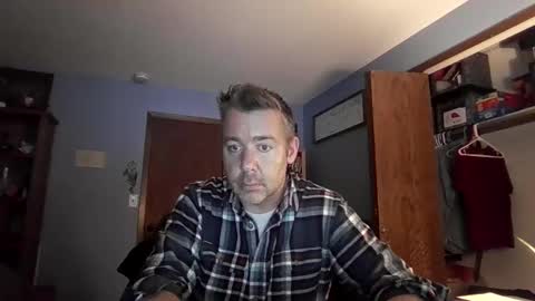 chrisw8121 online show from December 2025 10:27:02 PM