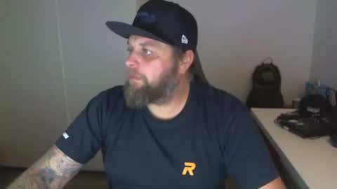 Snapshot of chrizz80 chatting on December 2024 09:55:01 PM Chrizz online show from December 2024 09:55:01 PM