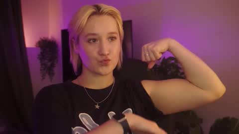 Cin Bellamy online show from October 2025 06:10:02 AM