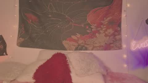 Snapshot of cinderella_lewis chatting on February 2026 04:11:01 AM Sofi Eva and Mey online show from February 2026 04:11:01 AM