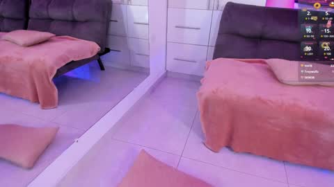 Snapshot of cinnamon_kyla chatting on January 2025 09:50:02 PM cinnamon_kyla online show from January 2025 09:50:02 PM