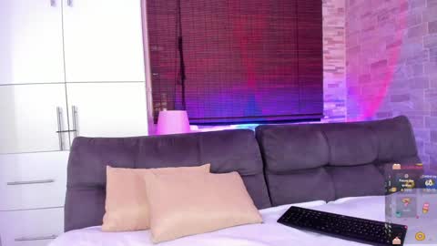 Snapshot of cinnamon_kyla chatting on February 2025 08:13:01 PM cinnamon_kyla online show from February 2025 08:13:01 PM