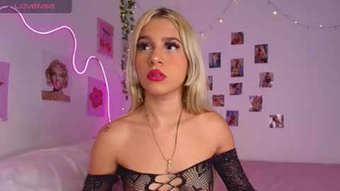Snapshot of cinniaa_ chatting on June 2026 02:36:01 AM cinniaa online show from June 2026 02:36:01 AM