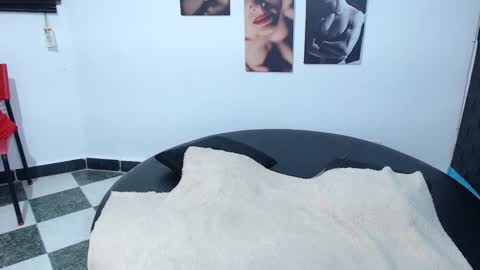 Cinthya online show from October 2025 06:35:02 PM