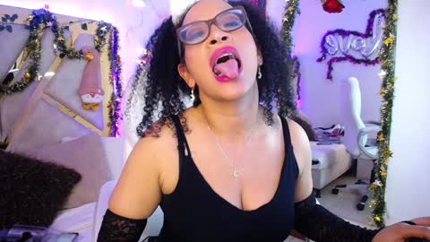 Cintia online show from December 2024 04:05:02 PM